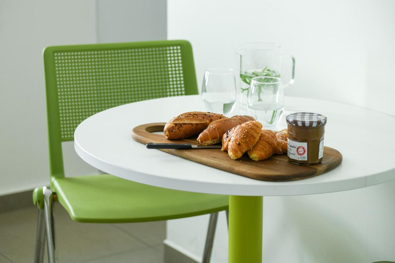 דירות גני תערוכה - Tlv University Apartments Near Expo By Sea N' Rent เทลอาวีฟ ภายนอก รูปภาพ